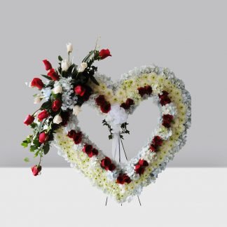 Corazón Blanco con Hortensias